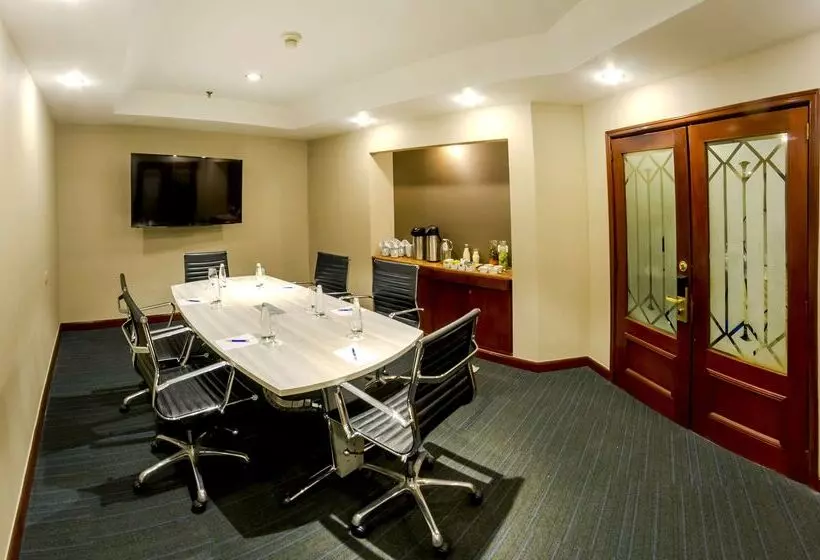 ホテル NH Cali Royal