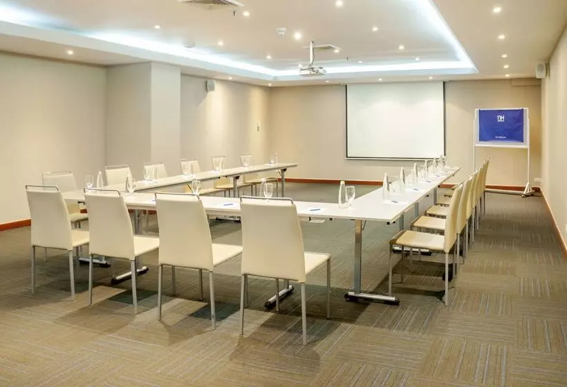 ホテル NH Cali Royal