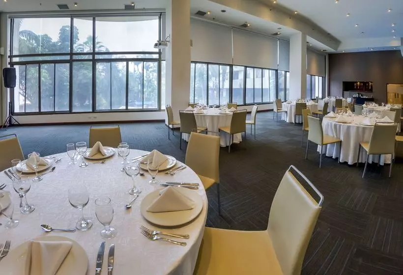 ホテル NH Cali Royal