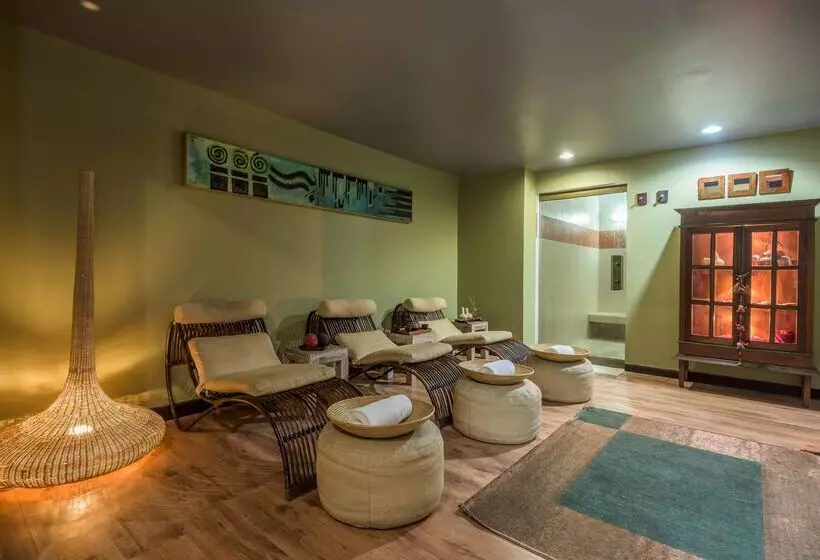 ホテル NH Cali Royal