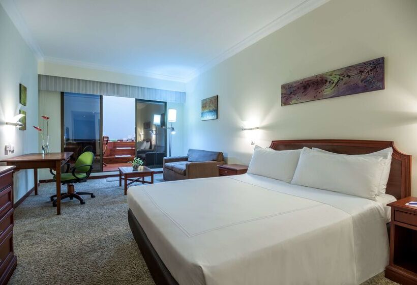 هتل NH Cali Royal