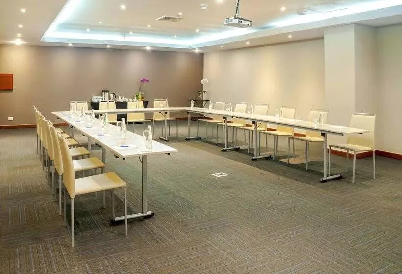 ホテル NH Cali Royal