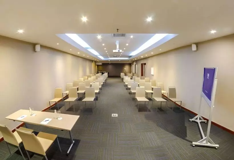 ホテル NH Cali Royal