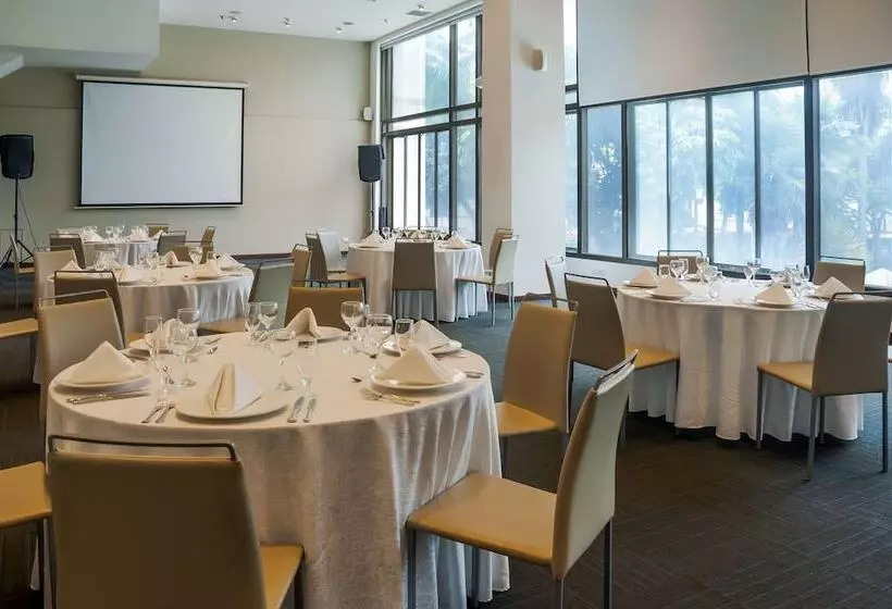 ホテル NH Cali Royal