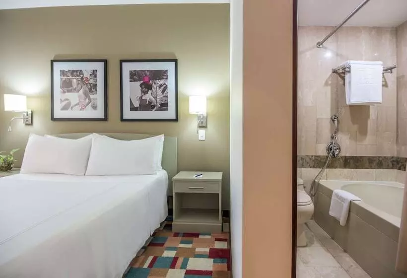 ホテル NH Cali Royal