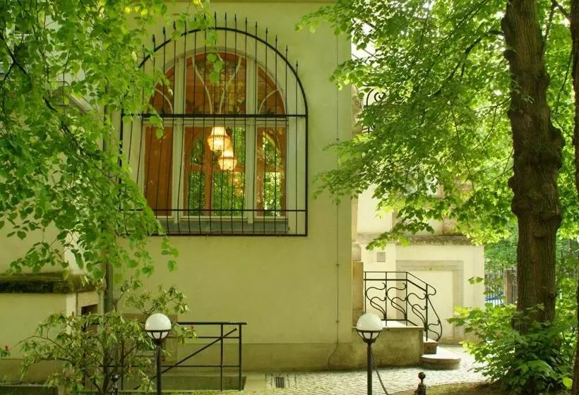 فندق Sax Imperial