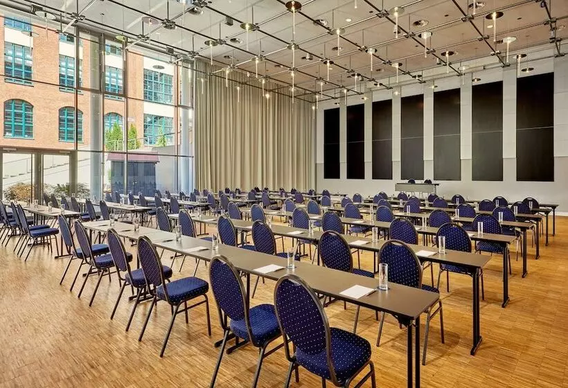 호텔 Sheraton Hannover Pelikan