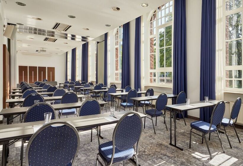 هتل Sheraton Hannover Pelikan