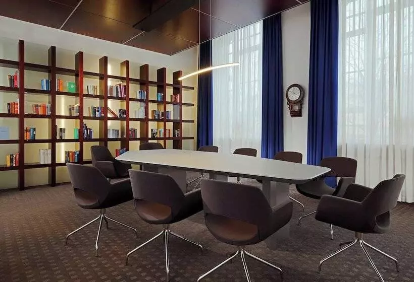 호텔 Sheraton Hannover Pelikan