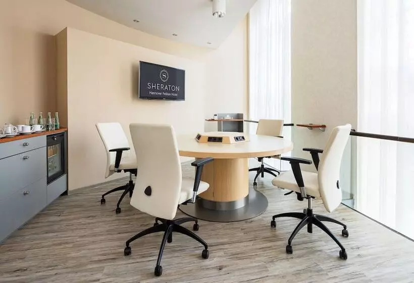 호텔 Sheraton Hannover Pelikan