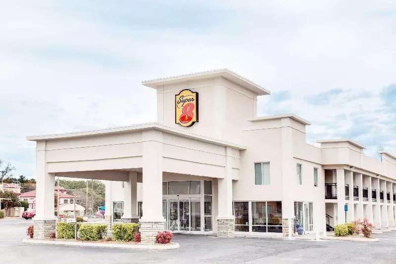 Отель Super 8 By Wyndham Dalton