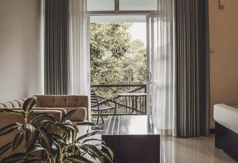 هتل Tree Of Life Nature Resort