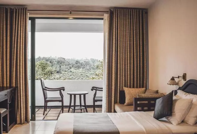 هتل Tree Of Life Nature Resort