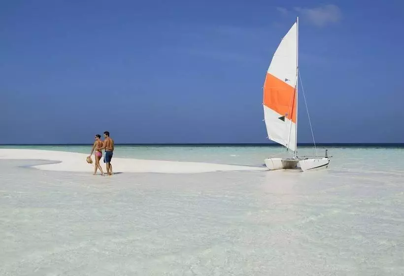 Vilamendhoo Island Resort & Spa