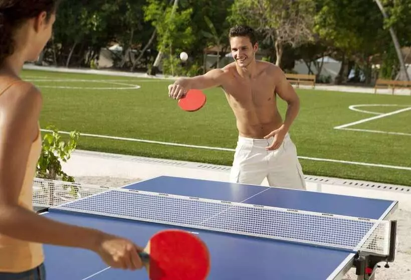 Vilamendhoo Island Resort & Spa