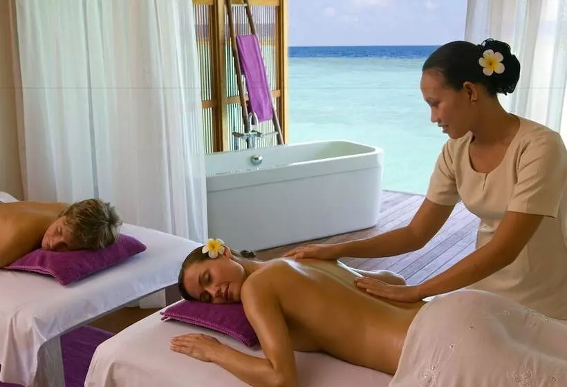 Vilamendhoo Island Resort & Spa