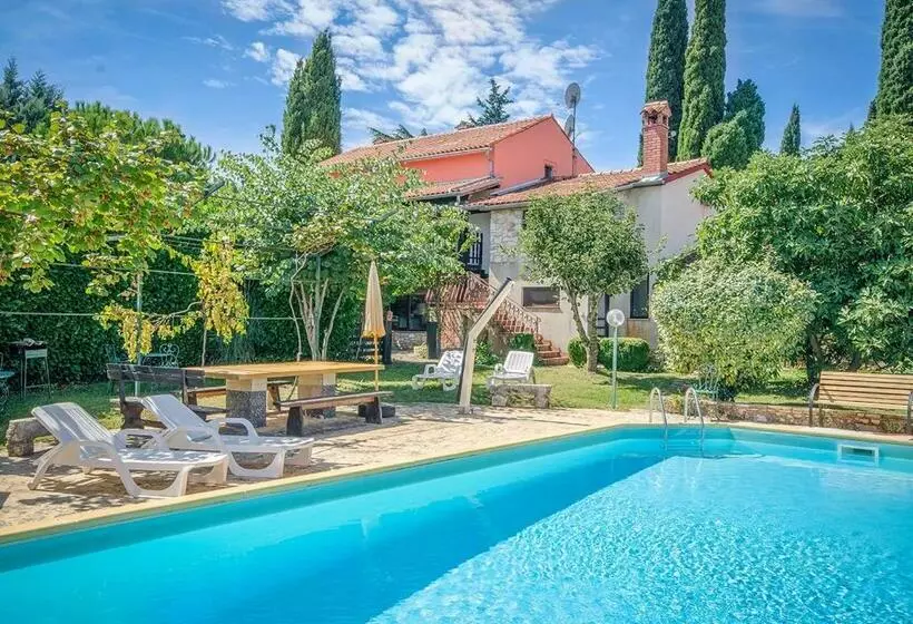 Country Club Apartments Nearby Rovinj