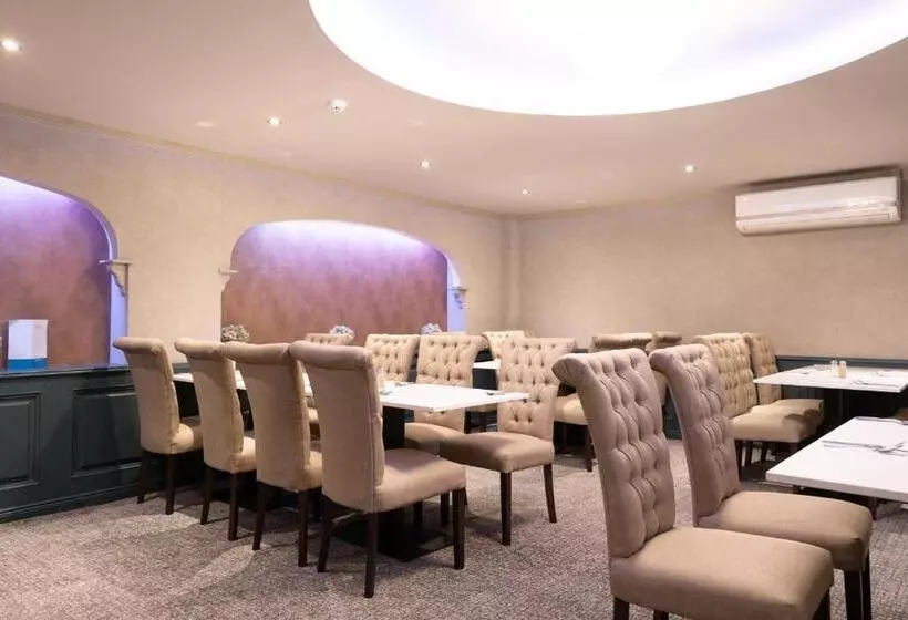 Bushtown Hotel & Spa