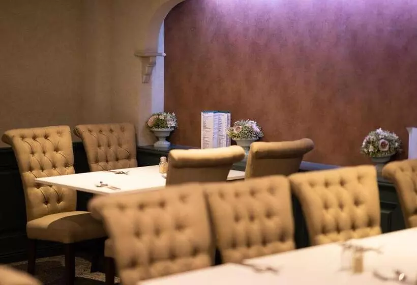 Bushtown Hotel & Spa