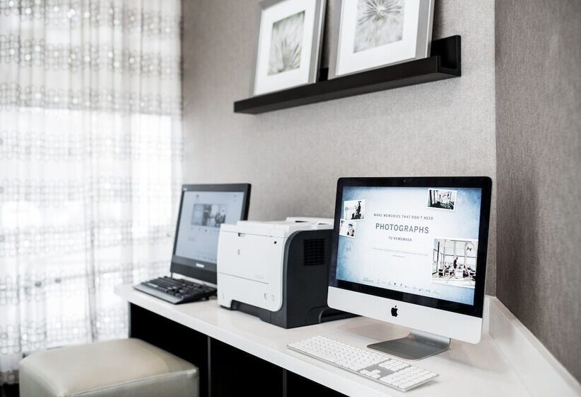 Hotel The Hollis Halifax A Doubletree Suites By Hilton