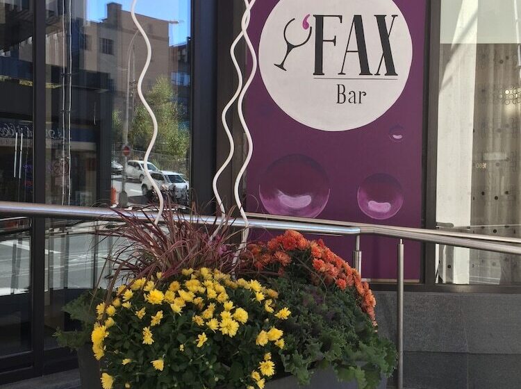 Hotel The Hollis Halifax A Doubletree Suites By Hilton