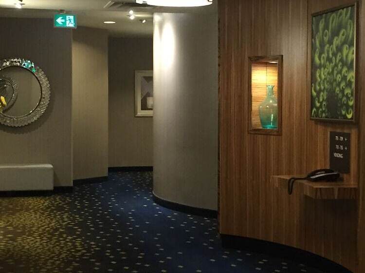 Hotel The Hollis Halifax A Doubletree Suites By Hilton