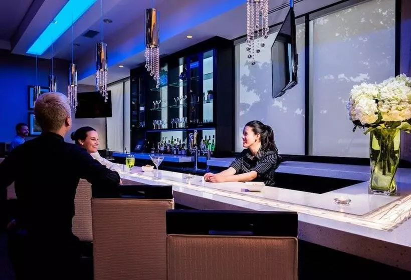 Отель The Hollis Halifax A Doubletree Suites By Hilton