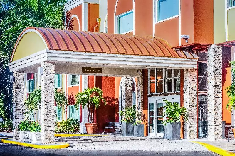 Holiday Inn Express Hotel & Suites Bradenton West, An Ihg
