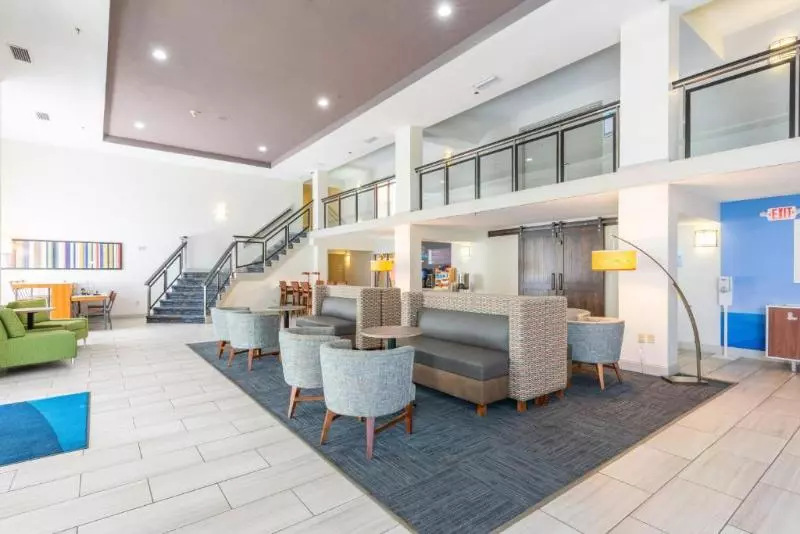 Holiday Inn Express Hotel & Suites Bradenton West, An Ihg