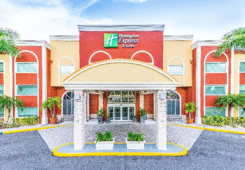 Holiday Inn Express Hotel & Suites Bradenton West, An Ihg