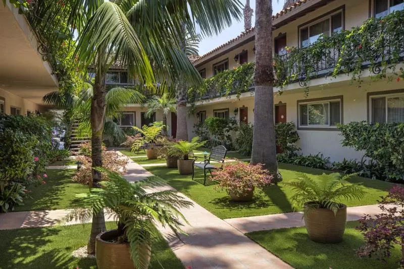 فندق Inn By The Harbor