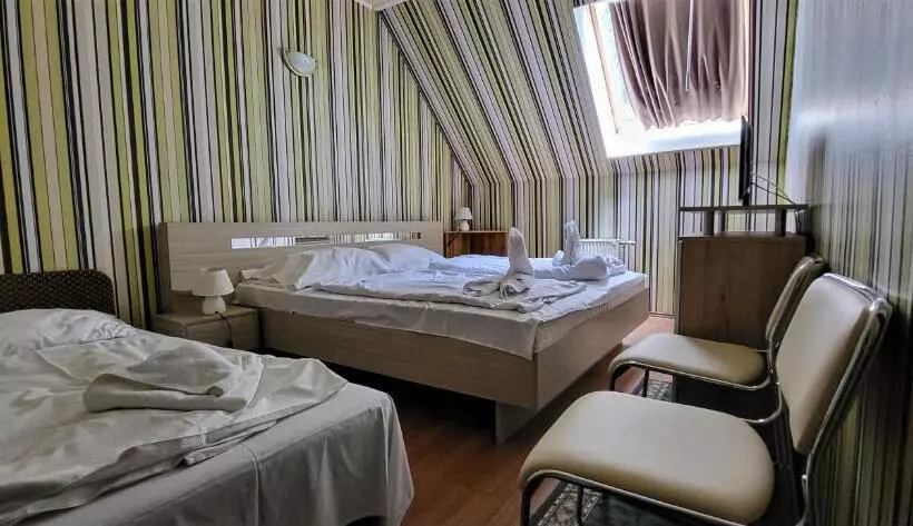 בית מלון כפרי Korona