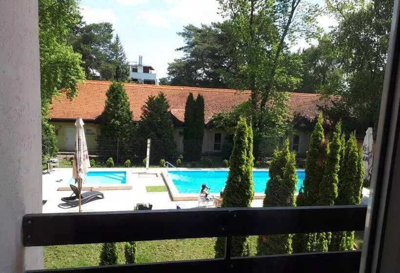 בית מלון כפרי Korona