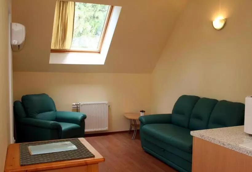 בית מלון כפרי Korona