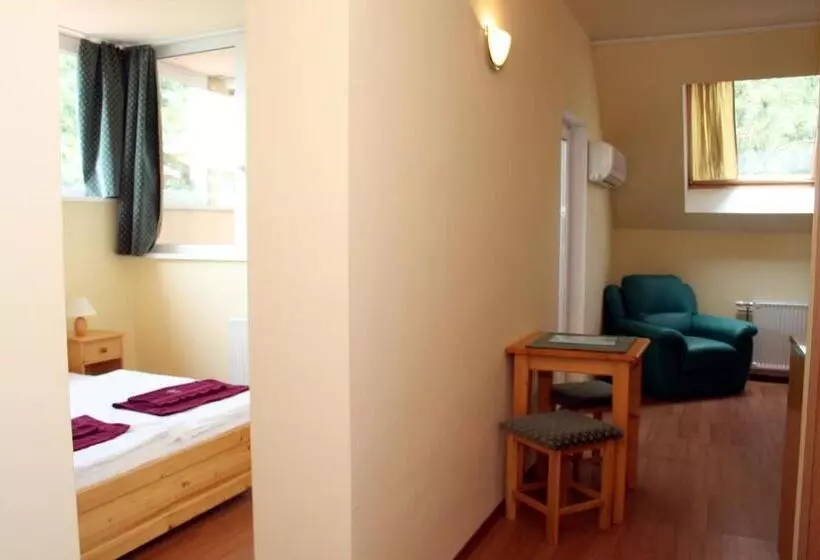 בית מלון כפרי Korona