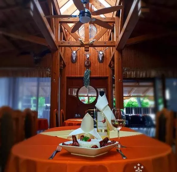 בית מלון כפרי Korona