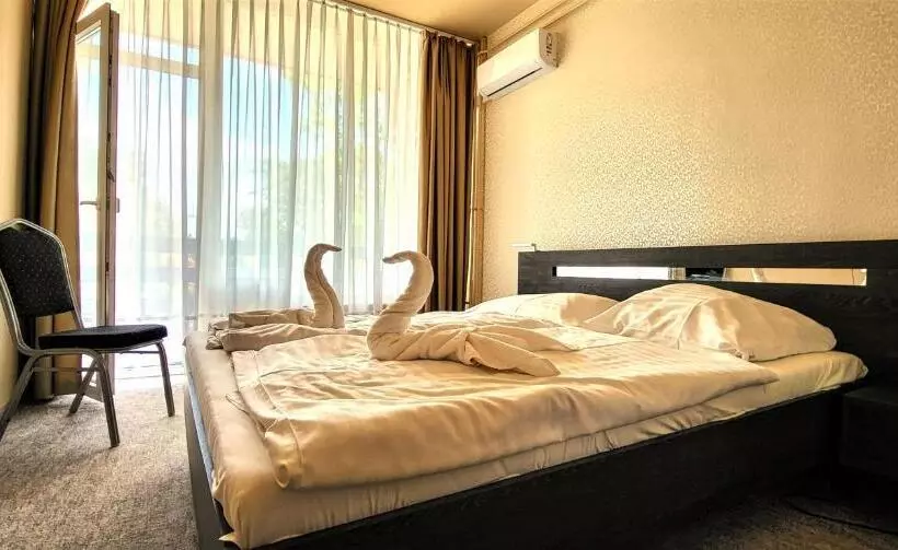 בית מלון כפרי Korona