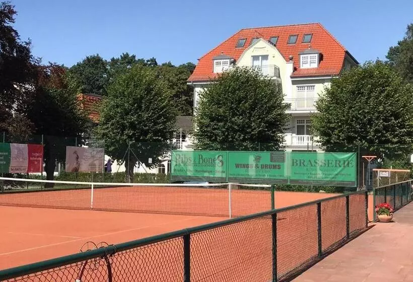 호텔 Max Am Meer Kühlungsborn