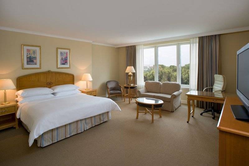 هتل Sheraton Grand Warsaw