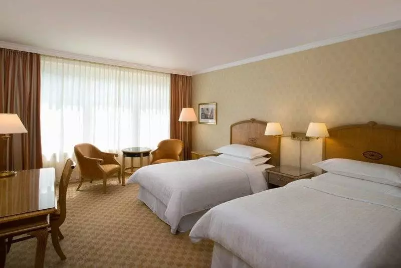 ホテル Sheraton Grand Warsaw