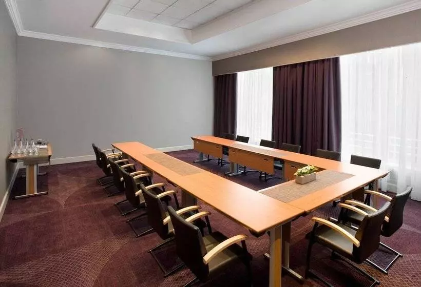 ホテル Sheraton Grand Warsaw