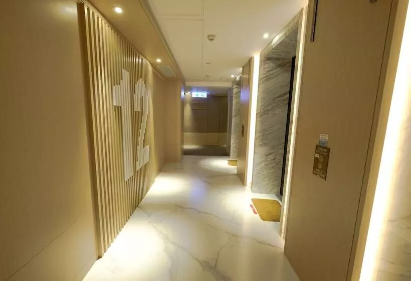 هتل South Pacific