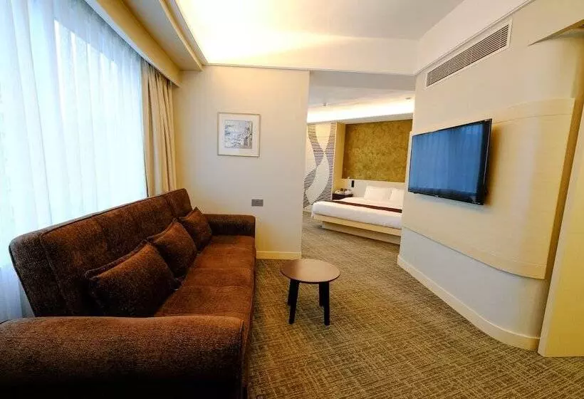 هتل South Pacific