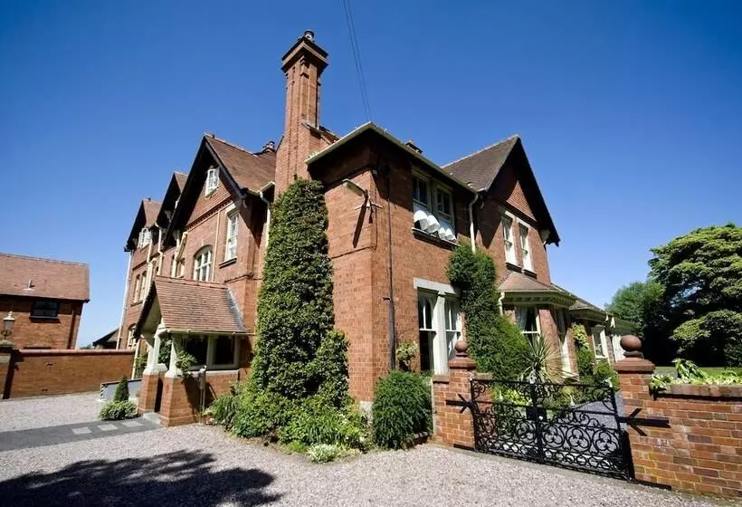 בית מלון כפרי The Old Vicarage