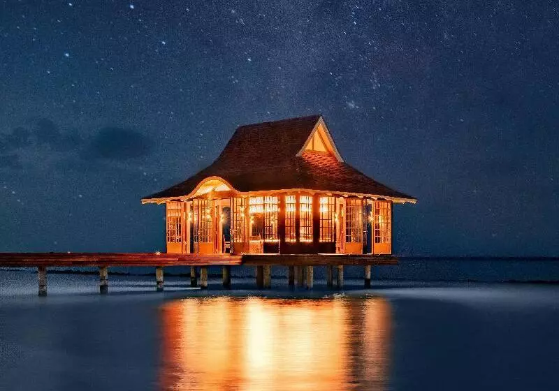 Vakarufalhi Island Resort & Spa