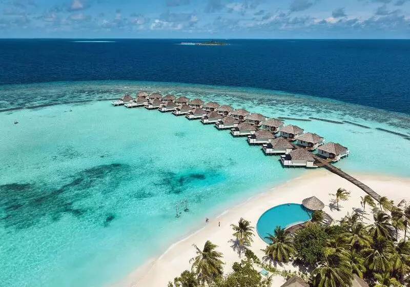 Vakarufalhi Island Resort & Spa