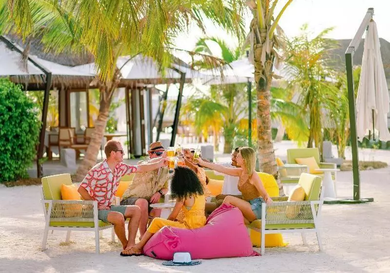 Vakarufalhi Island Resort & Spa