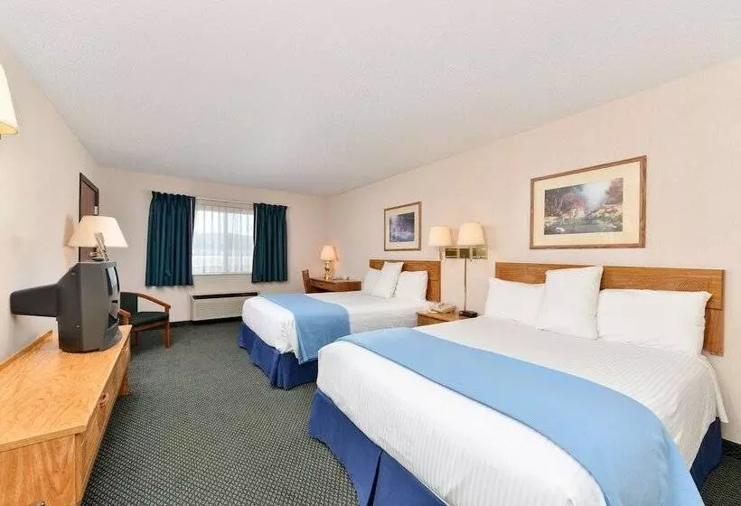 בית מלון כפרי Americas Best Value Inn Tahquamenon Country