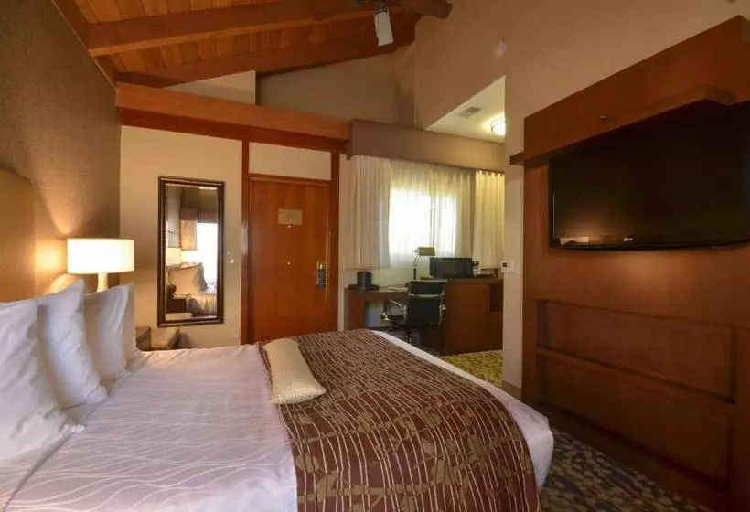 فندق Best Western The Inn & Suites Pacific Grove