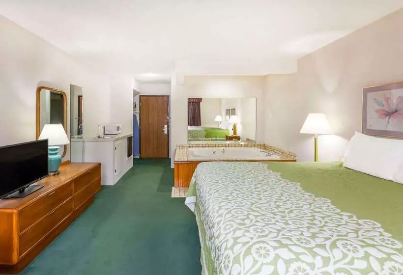 Отель Days Inn By Wyndham Alpena